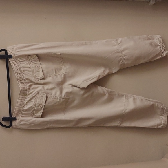 GAP Girlfriend Utility Joggers in Anchorage Cream - Picture 9 of 11